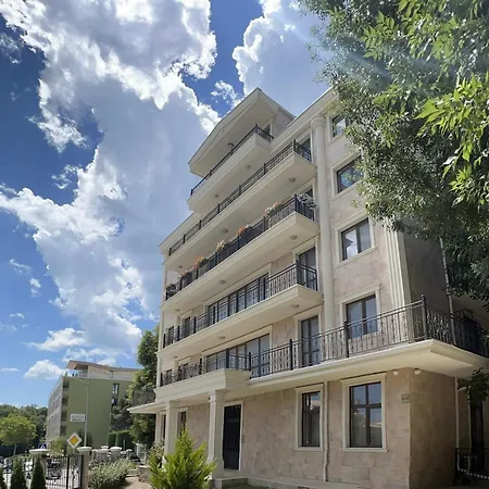 Ramay Apartcomplex Daire Aziz Konstantin ve Elena
